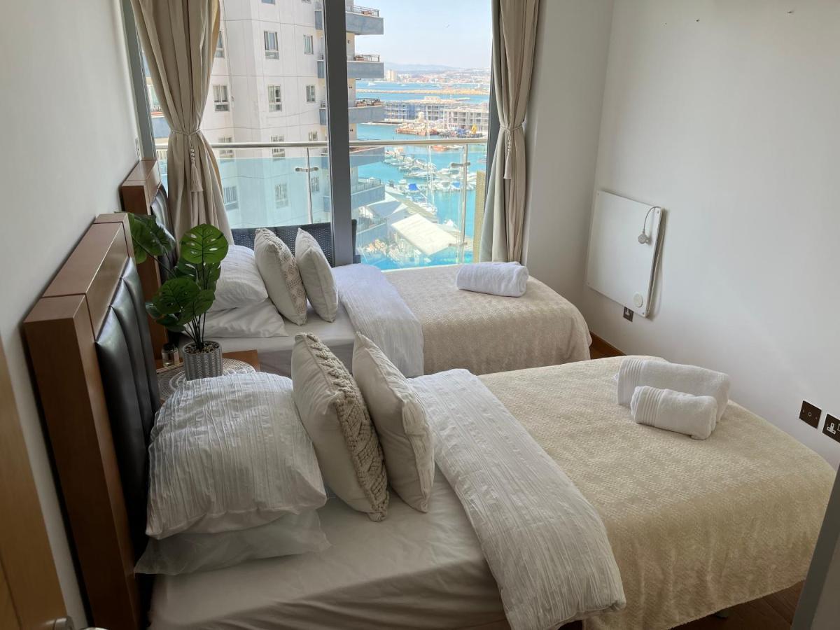 Ocean Village Lovely 2 Bedroom Apartment Gibilterra Esterno foto